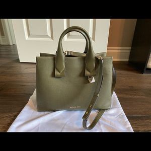 Authentic Michael Kors crossbody